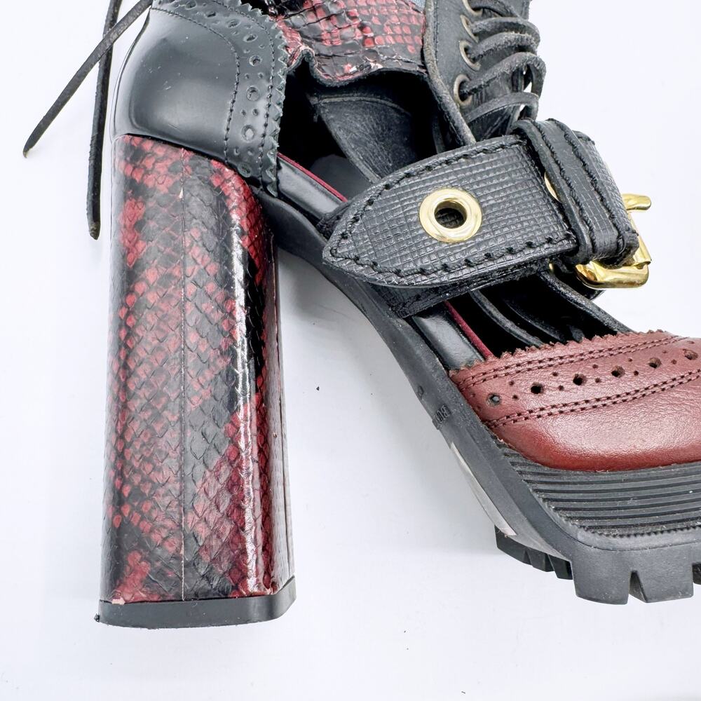 Burberry Military Westmarsh Cutout Ankle Boots in Burgundy (Size 36.5) - Picture 8 of 16
